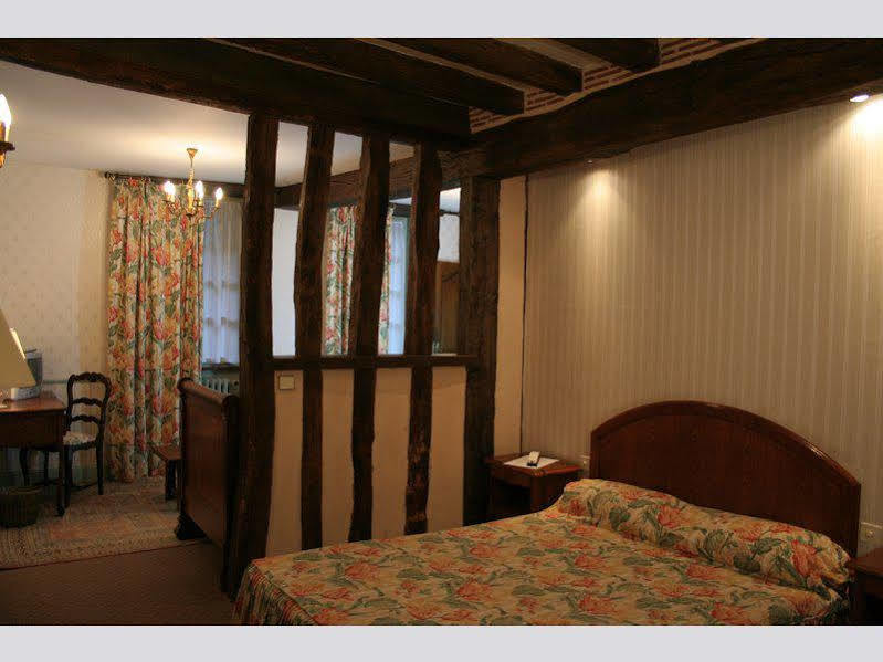 Le Moulin Des Ruats Hotel Avallon Bagian luar foto